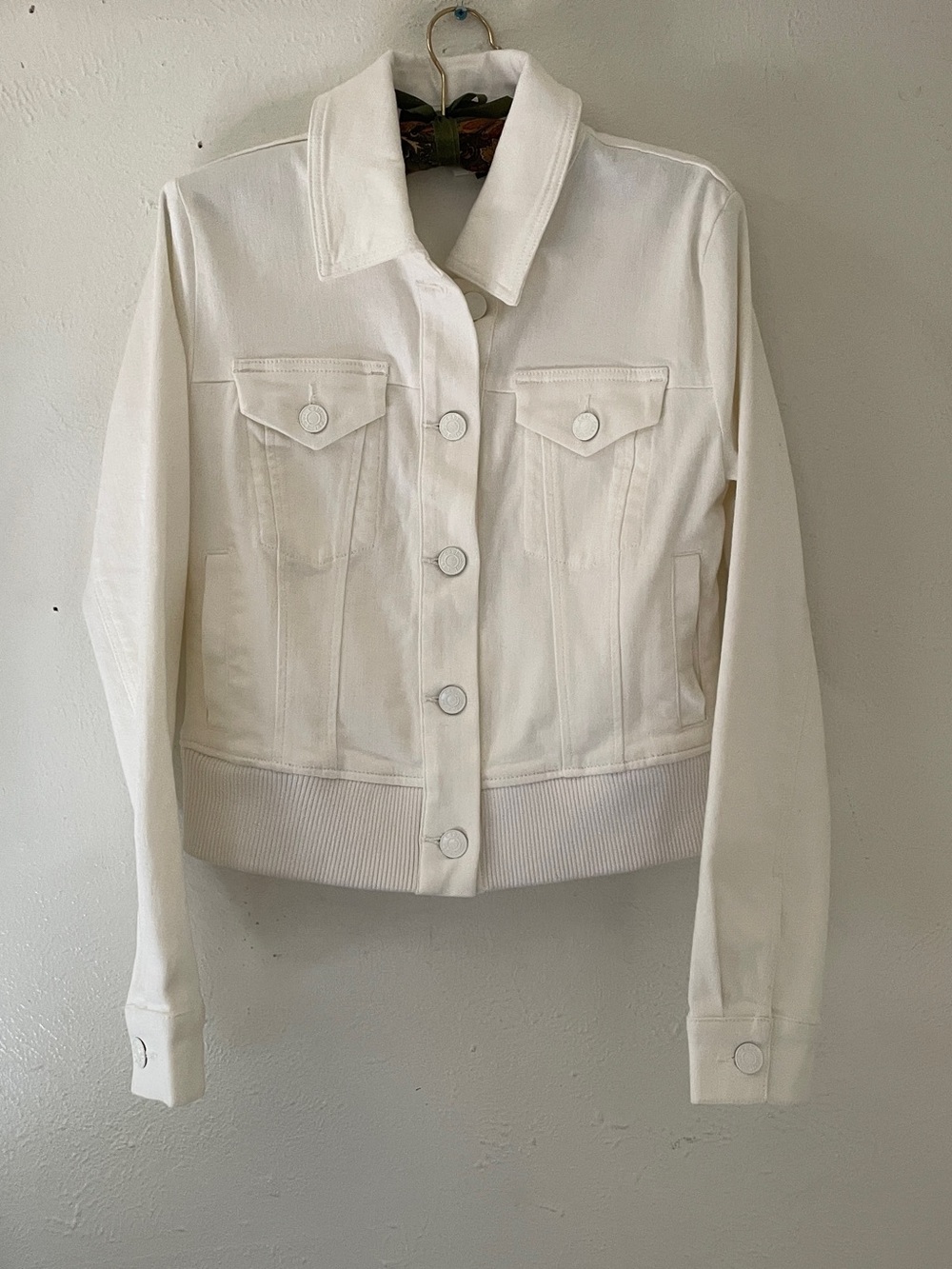 Cabi Everyday White Cotton Stretch Denim Trucker Bomber Jacket XXS EUC - Picture 2 of 7